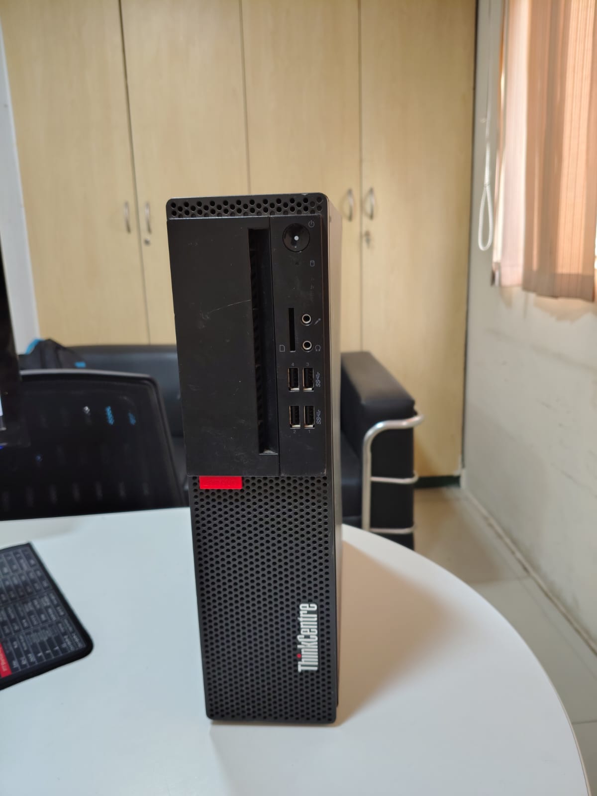 Desktop computer available for office rental
