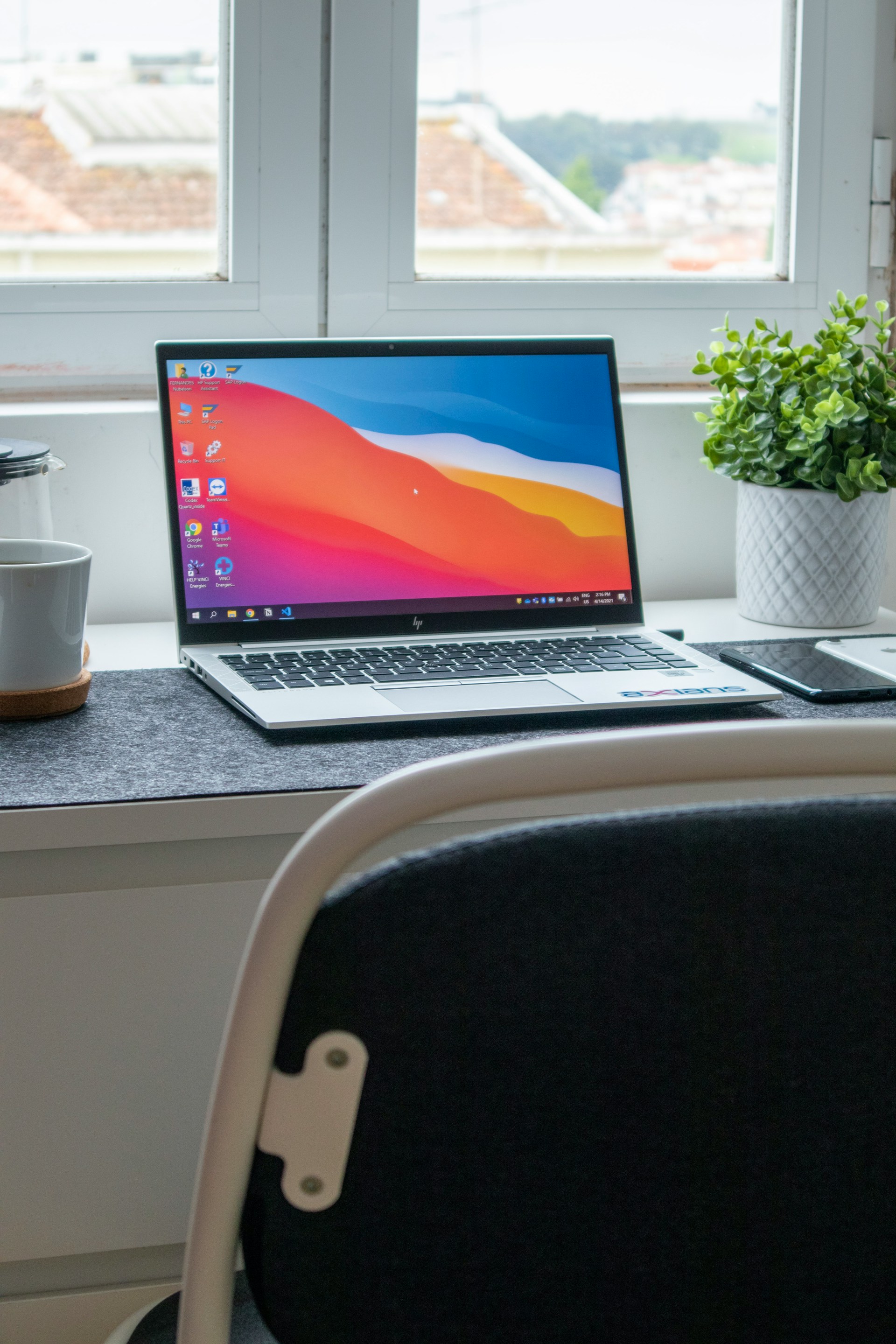 Business laptop available for rental